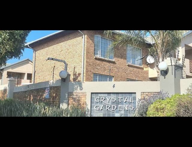 2 BEDROOM TOWNHOUSE FOR SALE IN AMBERFIELD